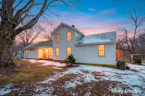 238 41st, Allegan, MI 49010