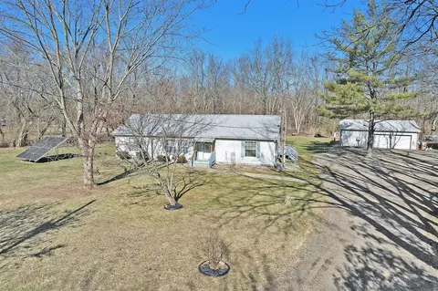 4827 W Paradise, Battle Creek, MI 49015