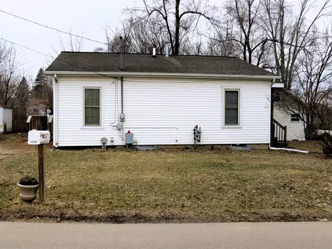 Exterior - 1113 E South, Jackson, MI 49203 photo 3 of 7