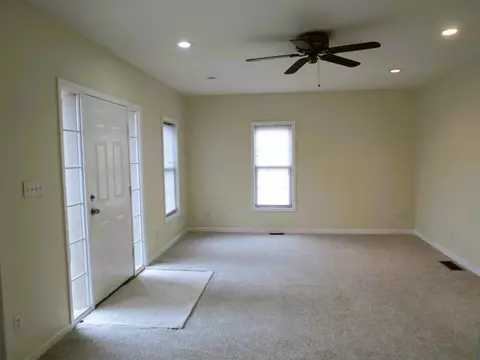 Living - 1113 E South, Jackson, MI 49203 photo 4 of 4