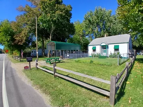 1053 Empire, Benton Harbor, MI 49022