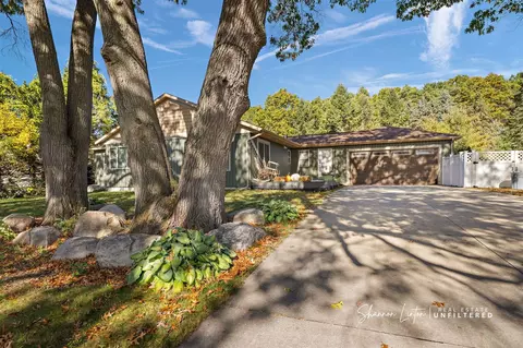 15777 Rannes, Spring Lake, MI 49456