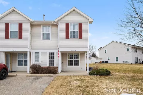 7016 S Cannon Pl #15, Rockford, MI 49341