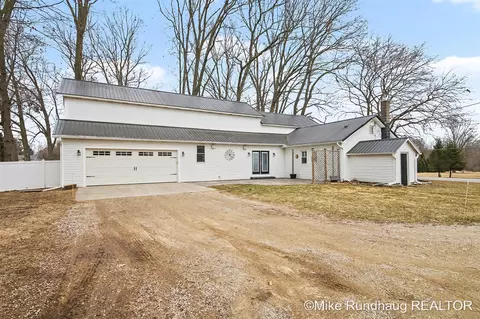14155 16th, Marne, MI 49435