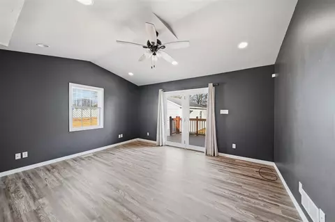 Living - 211 Hackett, Jackson, MI 49202 photo 3 of 4