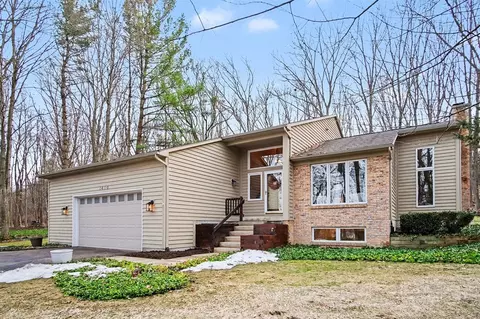 1410 Windy, Ada, MI 49301