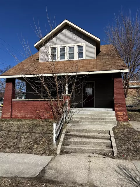 1035 Alexander, Grand Rapids, MI 49507