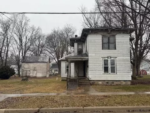 64 E Jefferson, Quincy, MI 49082