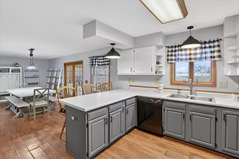 Kitchen - 5454 Vrooman, Jackson, MI 49201 photo 3 of 3