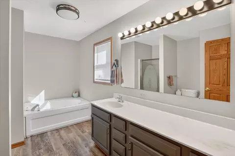 Bath - 5454 Vrooman, Jackson, MI 49201 photo 1 of 3