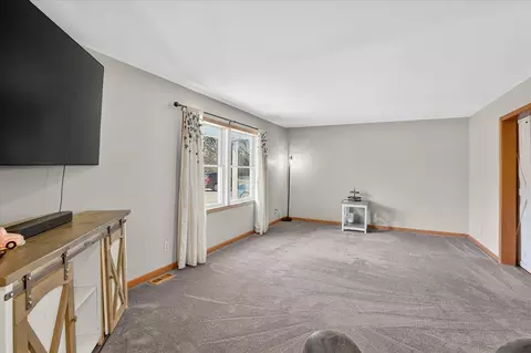 Living - 5454 Vrooman, Jackson, MI 49201 photo 1 of 3