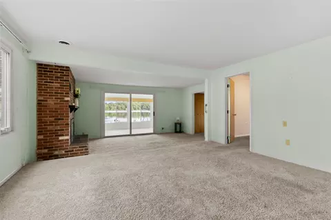 Living - 10494 Tomkinson, Scotts, MI 49088 photo 4 of 6
