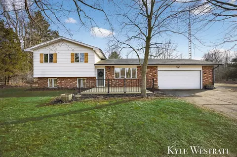 1763 E Pontaluna, Spring Lake, MI 49456