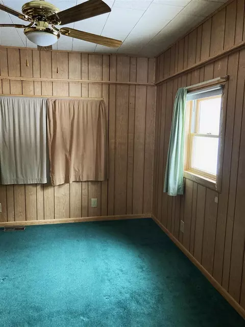 Bedroom - 7737 NE County Line, Riverdale, MI 48877 photo 7 of 9
