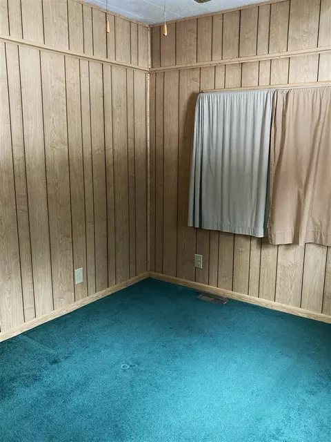 Bedroom - 7737 NE County Line, Riverdale, MI 48877 photo 8 of 9