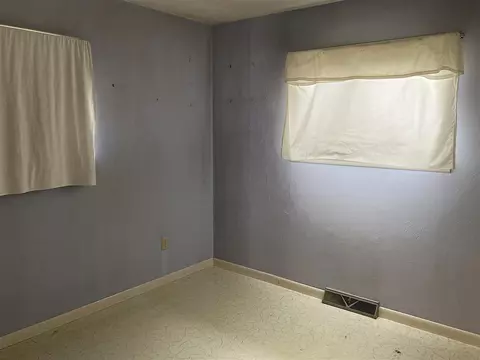 Bedroom - 7737 NE County Line, Riverdale, MI 48877 photo 3 of 9