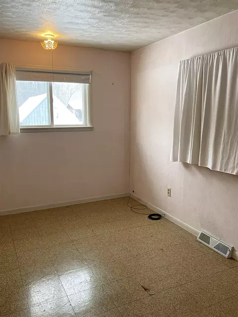 Bedroom - 7737 NE County Line, Riverdale, MI 48877 photo 2 of 9