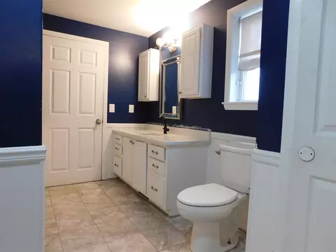 Bath - 106 S Marshall, Marshall, MI 49068 photo 3 of 4