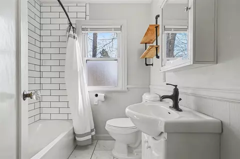 Bath - 631 N Linden, Marshall, MI 49068 photo 2 of 2