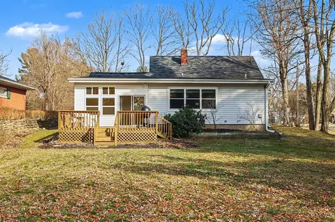 Exterior - 631 N Linden, Marshall, MI 49068 photo 6 of 13