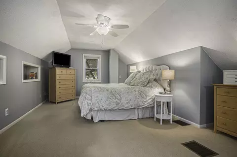 Bedroom - 631 N Linden, Marshall, MI 49068 photo 8 of 8