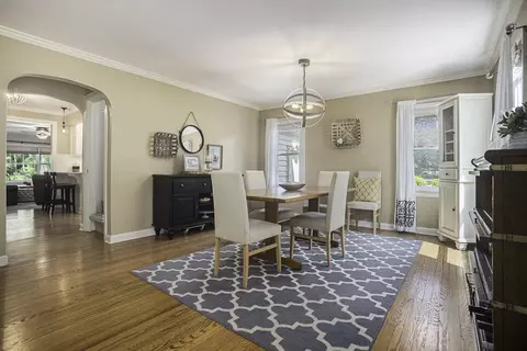 Dining - 631 N Linden, Marshall, MI 49068 photo 1 of 2