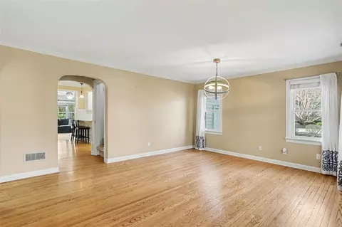 Living - 631 N Linden, Marshall, MI 49068 photo 1 of 8