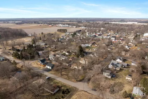 View/Area - 242 S Maple, Freeport, MI 49325 photo 4 of 5