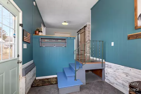 Entry Way - 242 S Maple, Freeport, MI 49325 photo 1 of 1