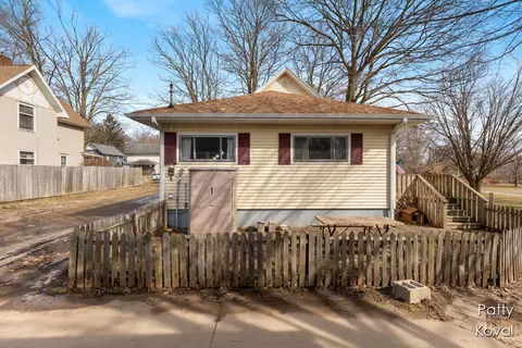 Exterior - 242 S Maple, Freeport, MI 49325 photo 8 of 10