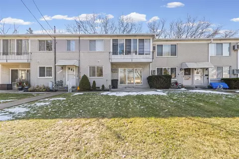 5955 Alan #61, Brighton, MI 48116