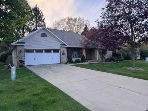8127 Robinbrook, Richland, MI 49083
