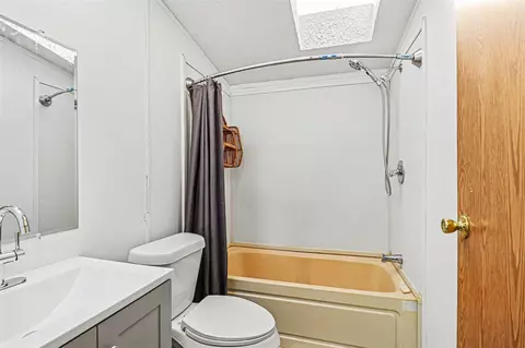 Bath - 5238 Tilmann, Weidman, MI 48893 photo 2 of 2