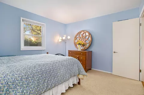 Bedroom - 5345 Squires Mnr, Jackson, MI 49201 photo 7 of 9