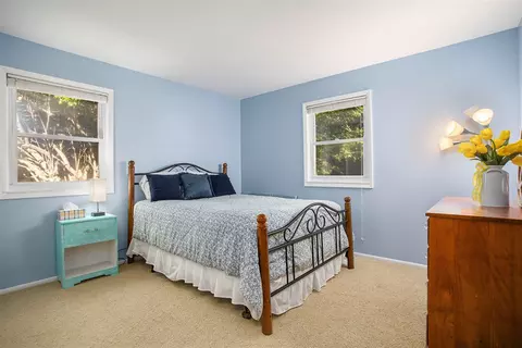 Bedroom - 5345 Squires Mnr, Jackson, MI 49201 photo 6 of 9