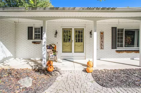 Exterior - 5345 Squires Mnr, Jackson, MI 49201 photo 4 of 9