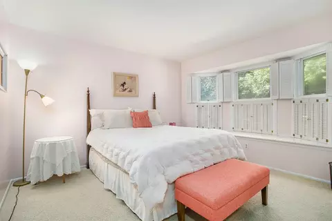 Bedroom - 5345 Squires Mnr, Jackson, MI 49201 photo 8 of 9