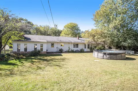 Exterior - 5345 Squires Mnr, Jackson, MI 49201 photo 8 of 9