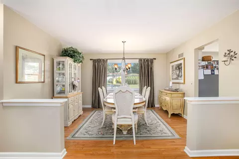 Dining - 5345 Squires Mnr, Jackson, MI 49201 photo 2 of 3