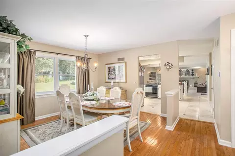 Dining - 5345 Squires Mnr, Jackson, MI 49201 photo 1 of 3