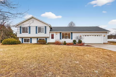 11403 Rita, Middleville, MI 49333