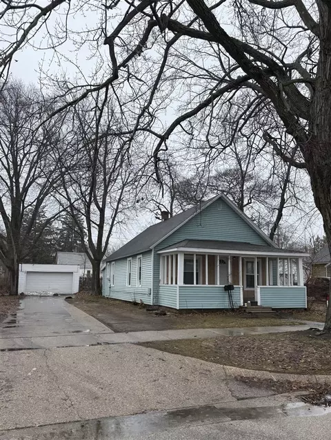 1846 Mills, North Muskegon, MI 49445