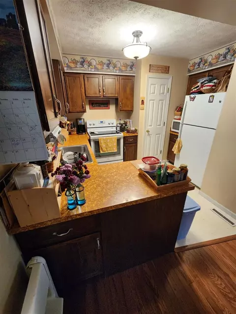 936 James, Plainwell, MI 49080 photo 7