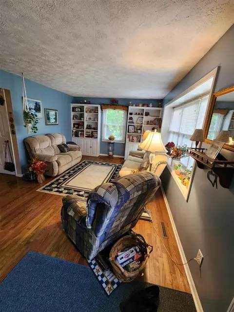 936 James, Plainwell, MI 49080 photo 2