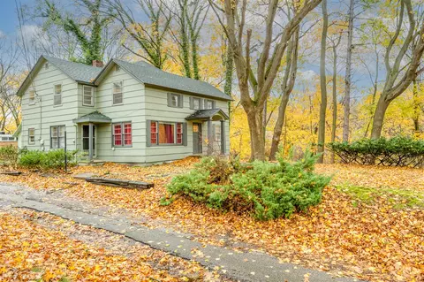 1298 Colfax, Benton Harbor, MI 49022