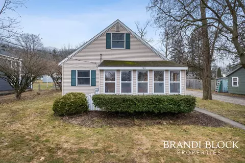723 N Washington, Lowell, MI 49331