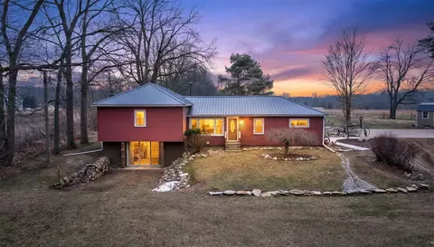 3465 E Bacon, Hillsdale, MI 49242