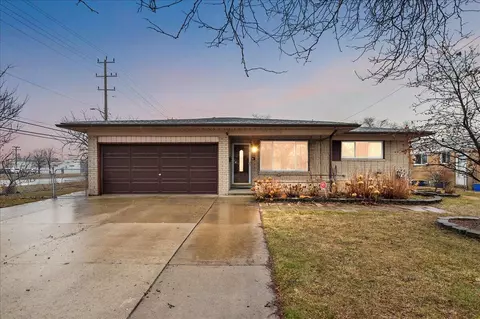 3858 Hughes, Warren, MI 48092