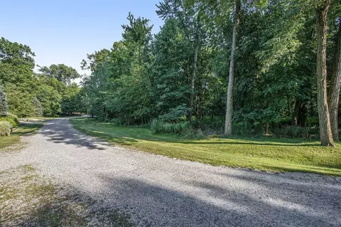 19499 Kluver, New Buffalo, MI 49117