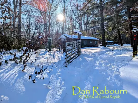 5263 E 8 Mile, Luther, MI 49656